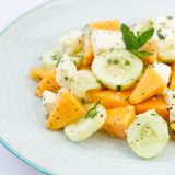insalata di cetrioli melone e feta greca con menta