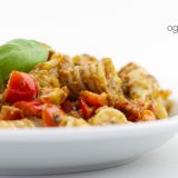 pasta con pesto di basilico e pomodori secchii