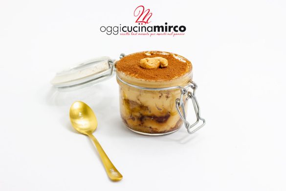 tiramisù con crema di arachidi e caramello salato